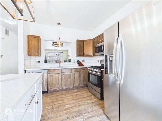 764 Cherry Creek Drive, Grayslake, IL 60030