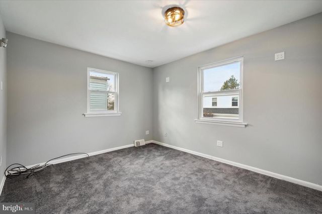 725 MT VERNON AVE, Folsom, PA 19033