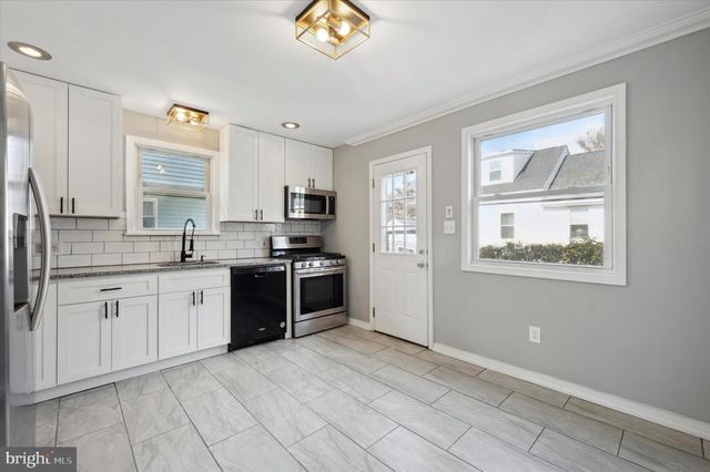 725 MT VERNON AVE, Folsom, PA 19033