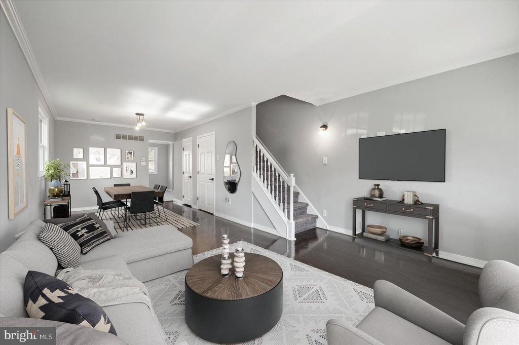 725 MT VERNON AVE, Folsom, PA 19033