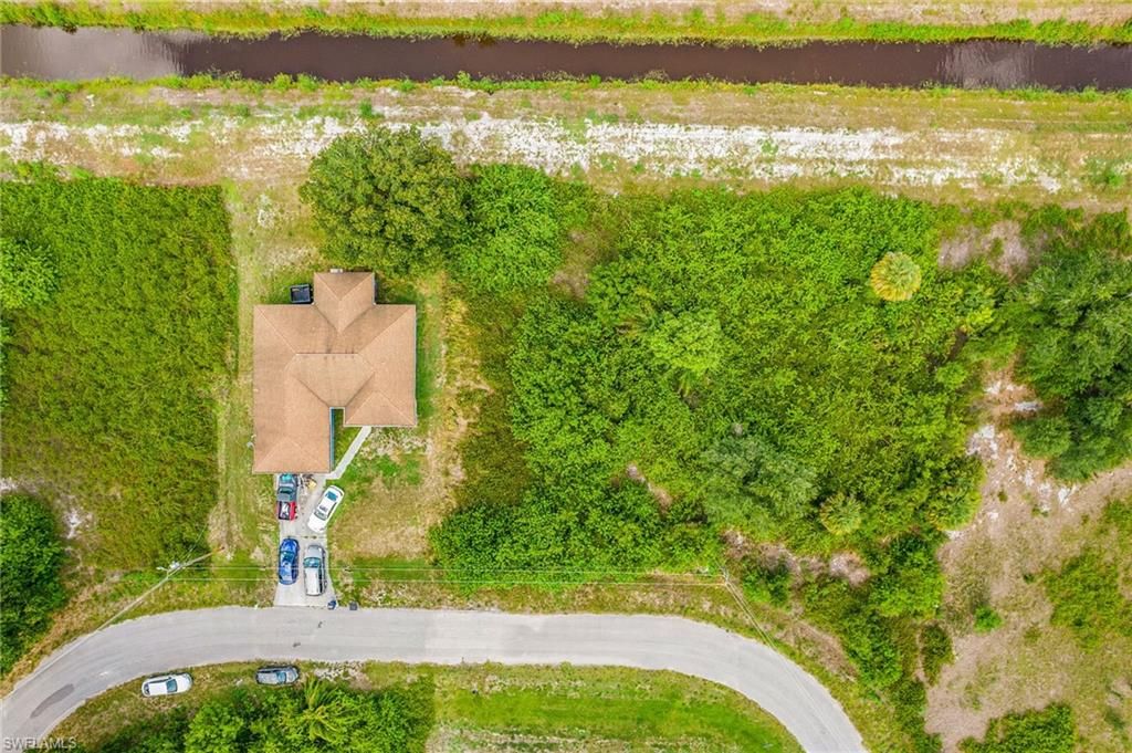 559 Theodore Vail ST E, LEHIGH ACRES, FL 33974 — photo 2
