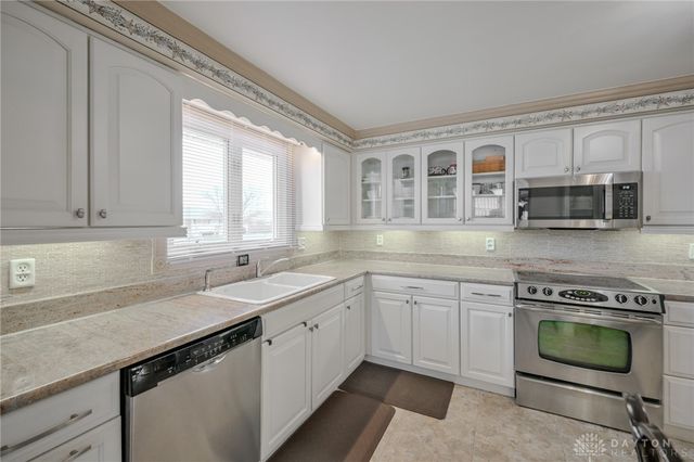 1521 Erika Drive, Springfield, OH 45503