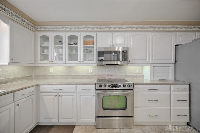 1521 Erika Drive, Springfield, OH 45503