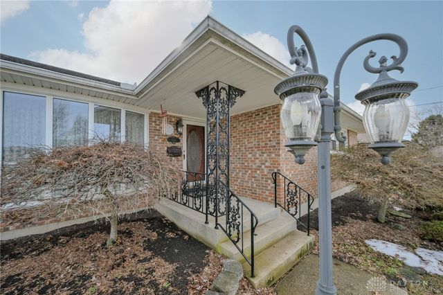 1521 Erika Drive, Springfield, OH 45503