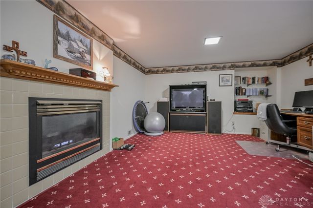 1521 Erika Drive, Springfield, OH 45503