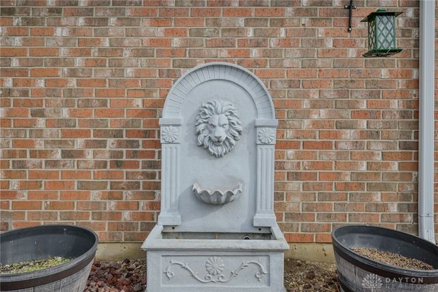 1521 Erika Drive, Springfield, OH 45503