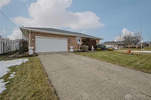 1521 Erika Drive, Springfield, OH 45503