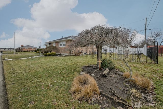 1521 Erika Drive, Springfield, OH 45503