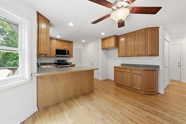 1018 Park Avenue, Wauconda, IL 60084