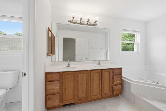 1018 Park Avenue, Wauconda, IL 60084