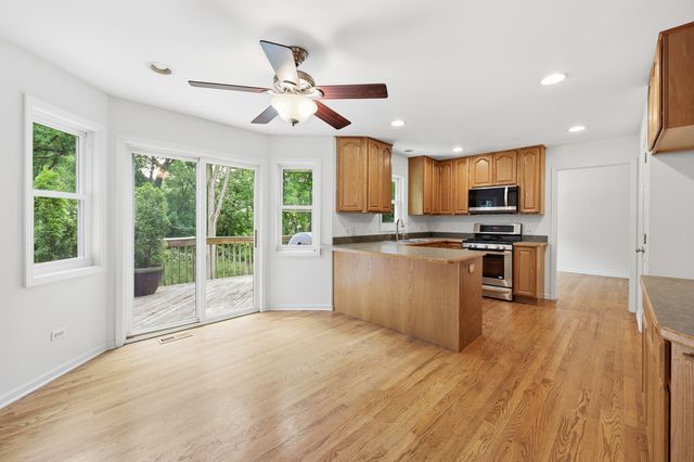1018 Park Avenue, Wauconda, IL 60084