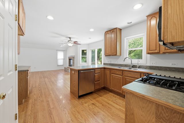 1018 Park Avenue, Wauconda, IL 60084