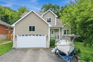 1018 Park Avenue, Wauconda, IL 60084