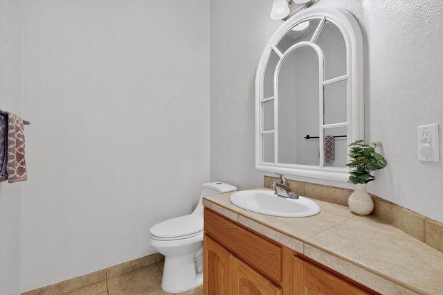 9905 Cardinal Street NW, Albuquerque, NM 87114