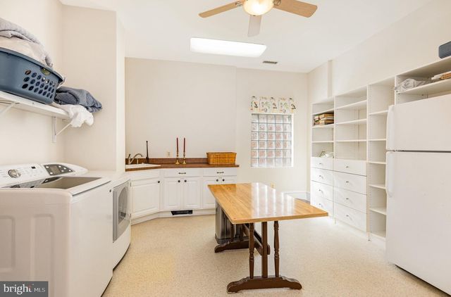 913-B CAROLINE, Fredericksburg, VA 22401