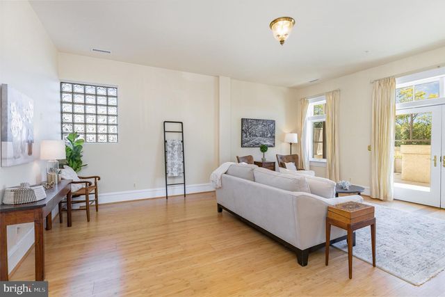 913-B CAROLINE, Fredericksburg, VA 22401