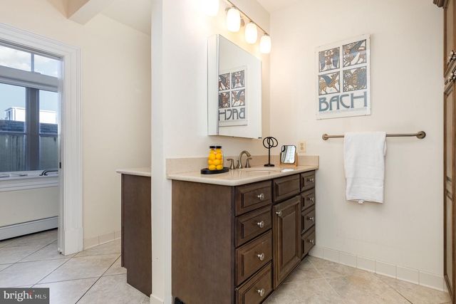 913-B CAROLINE, Fredericksburg, VA 22401