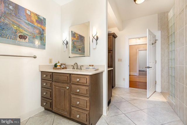 913-B CAROLINE, Fredericksburg, VA 22401