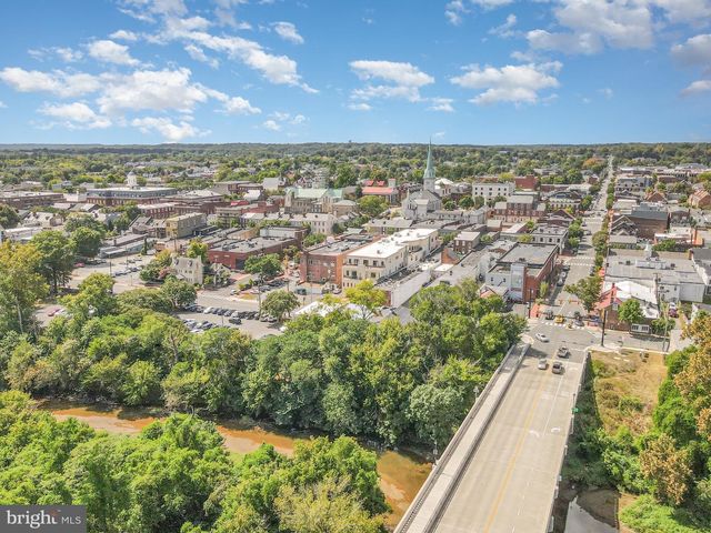 913-B CAROLINE, Fredericksburg, VA 22401