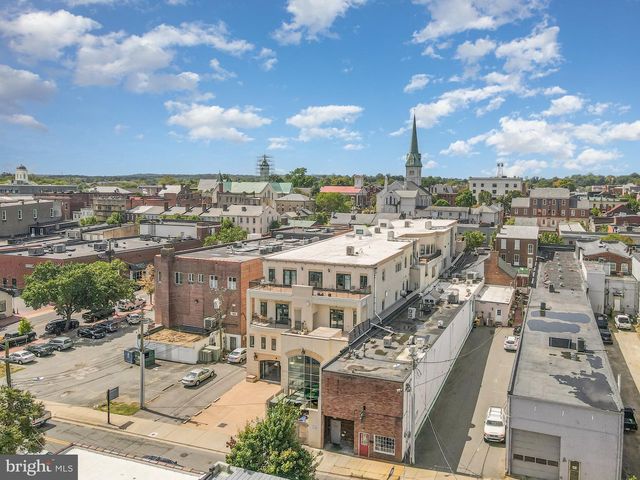 913-B CAROLINE, Fredericksburg, VA 22401