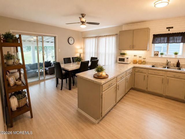 28 Bananier Drive, Toms River, NJ 08757