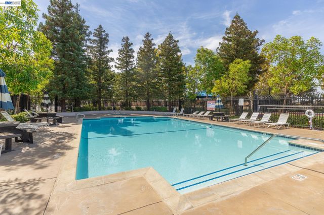 2016 Asilomar Dr, Antioch, CA 94509