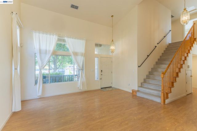 2016 Asilomar Dr, Antioch, CA 94509