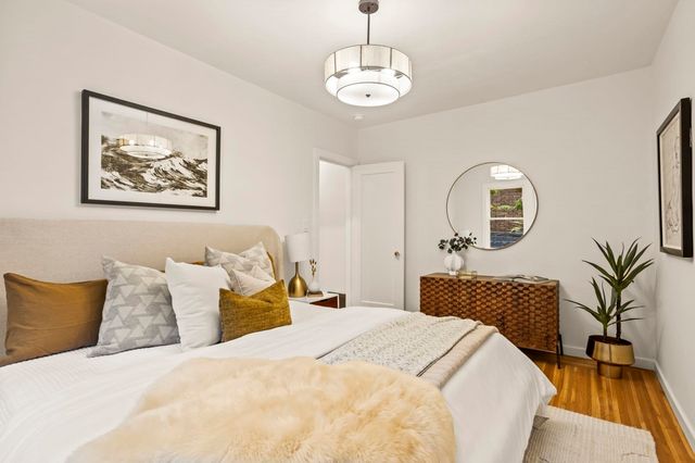 1587 1587 Trestle Glen Rd., Oakland, CA 94610