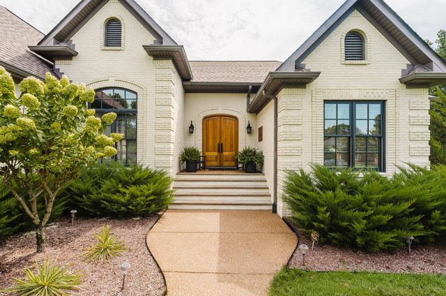 107 Meadowlake Dr, Gallatin, TN 37066