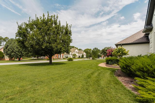 107 Meadowlake Dr, Gallatin, TN 37066