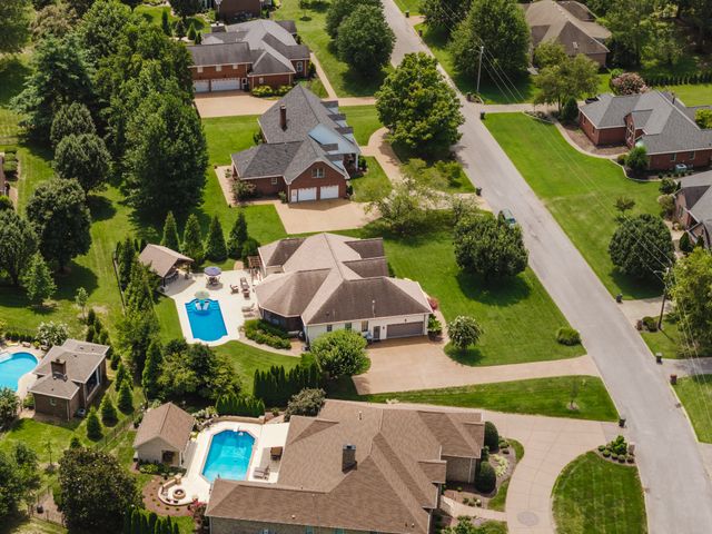 107 Meadowlake Dr, Gallatin, TN 37066
