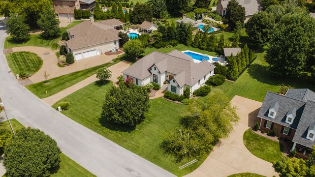 107 Meadowlake Dr, Gallatin, TN 37066