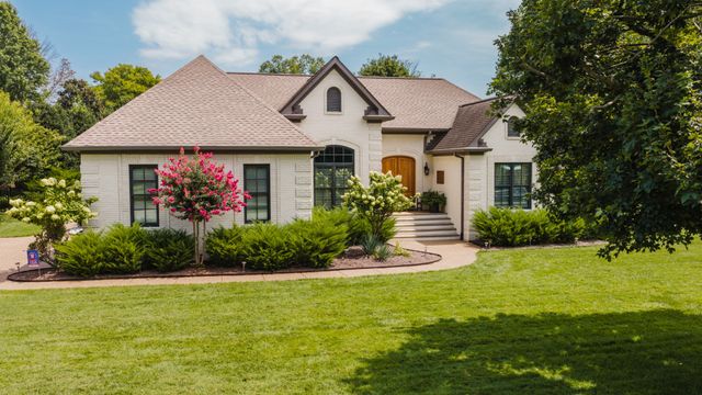 107 Meadowlake Dr, Gallatin, TN 37066