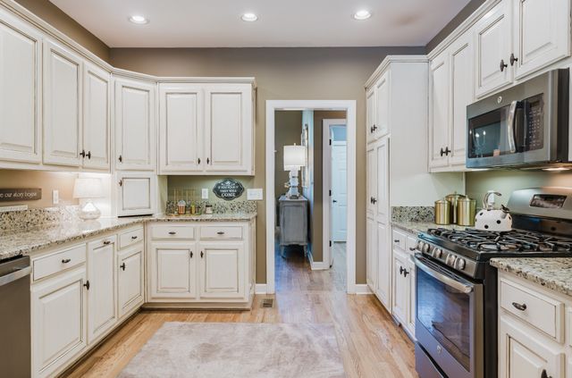 107 Meadowlake Dr, Gallatin, TN 37066