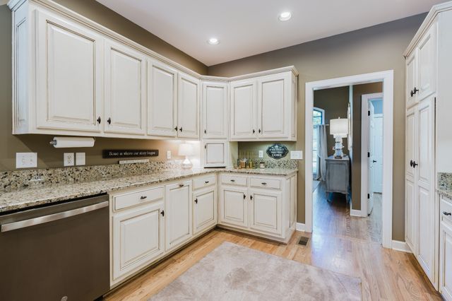 107 Meadowlake Dr, Gallatin, TN 37066
