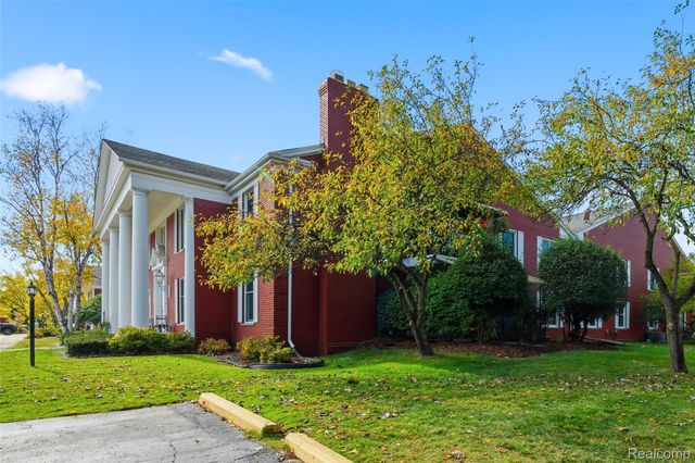 19710 13 Mile Road 107, Beverly Hills Village, MI 48025