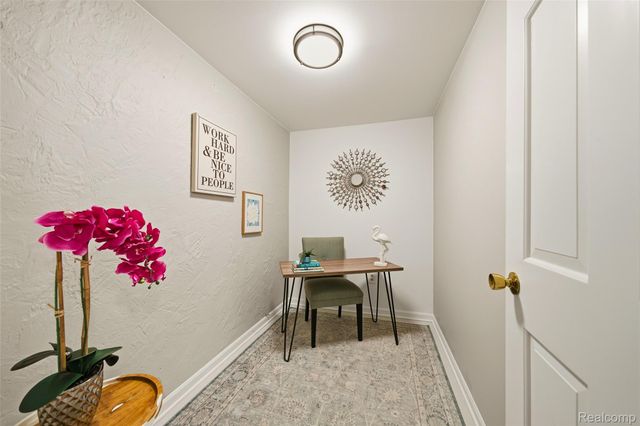 19710 13 Mile Road 107, Beverly Hills Village, MI 48025