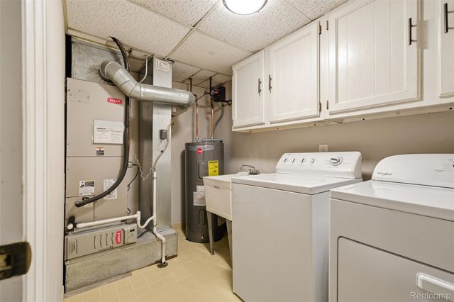 19710 13 Mile Road 107, Beverly Hills Village, MI 48025