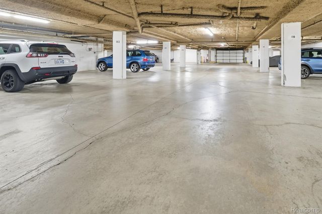 19710 13 Mile Road 107, Beverly Hills Village, MI 48025