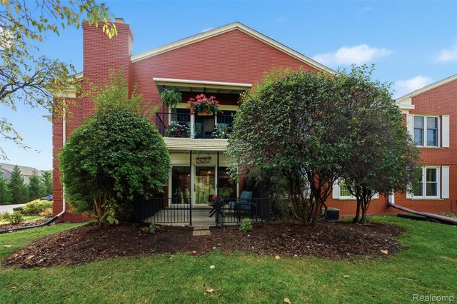 19710 13 Mile Road 107, Beverly Hills Village, MI 48025