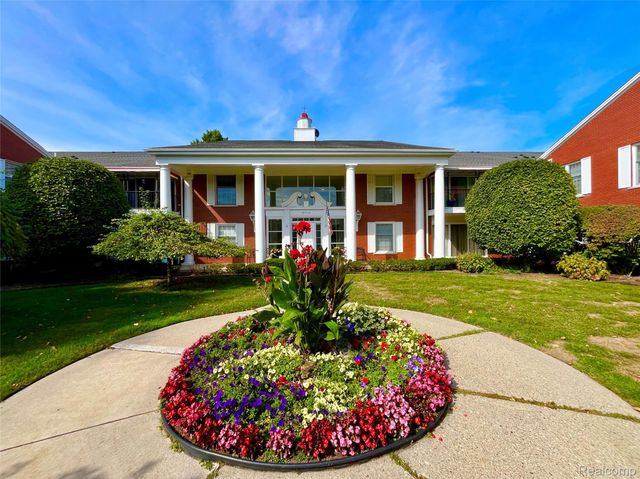 19710 13 Mile Road 107, Beverly Hills Village, MI 48025