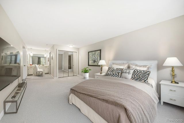 19710 13 Mile Road 107, Beverly Hills Village, MI 48025