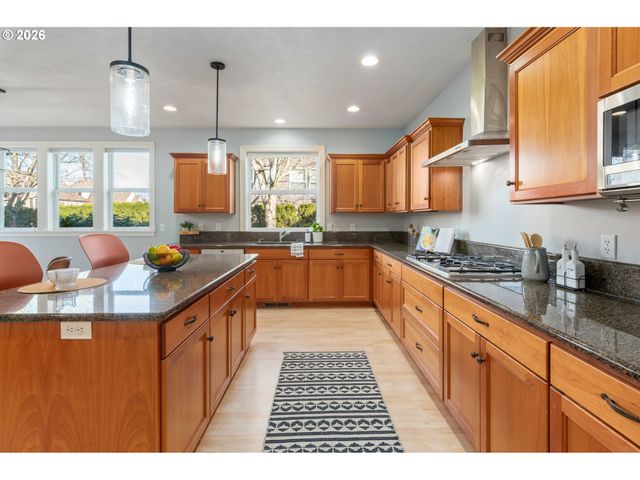 1165 SKYLARK Ln, Eugene, OR 97401