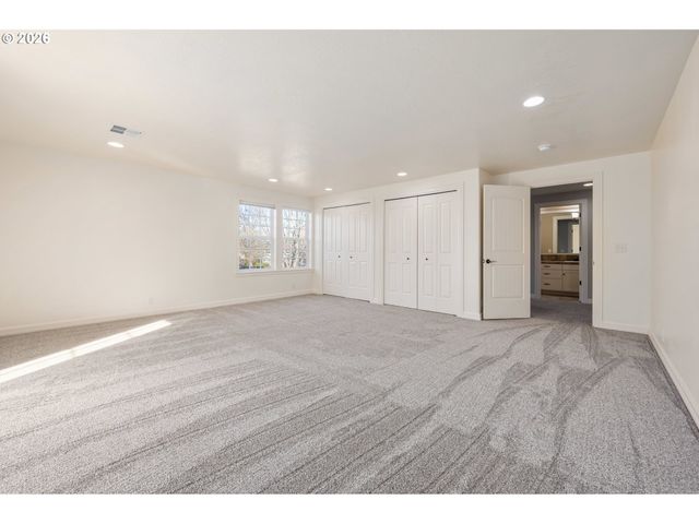 1165 SKYLARK Ln, Eugene, OR 97401