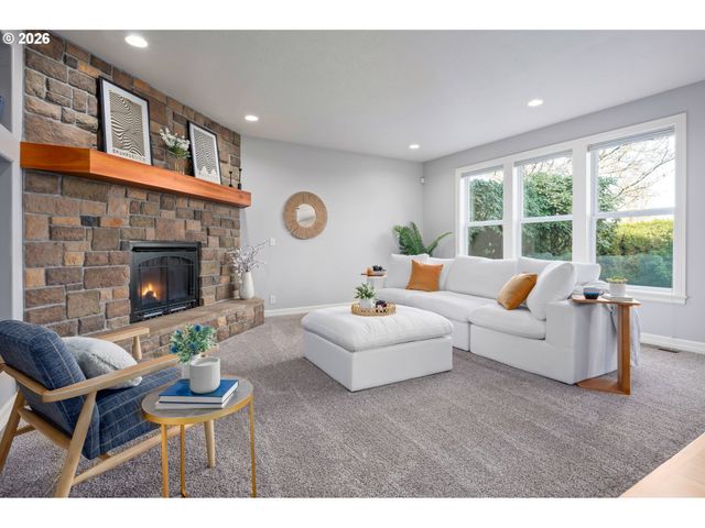 1165 SKYLARK Ln, Eugene, OR 97401