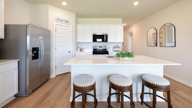 1209 E Ruger Lane, Mustang, OK 73064