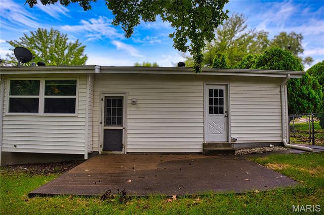 3535 Brookstone Drive, Florissant, MO 63033