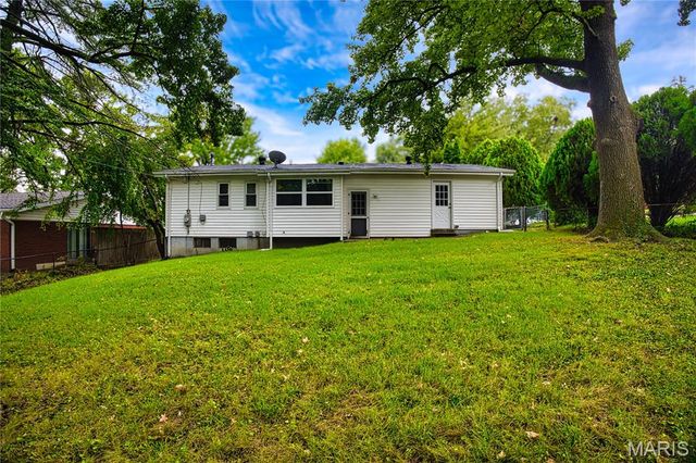 3535 Brookstone Drive, Florissant, MO 63033