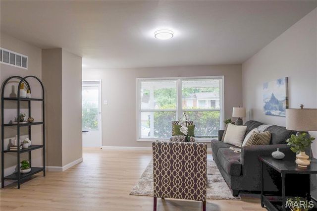 3535 Brookstone Drive, Florissant, MO 63033