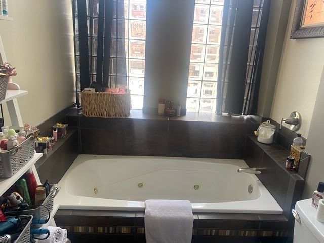 212 N Center Street 205, Bloomington, IL 61701